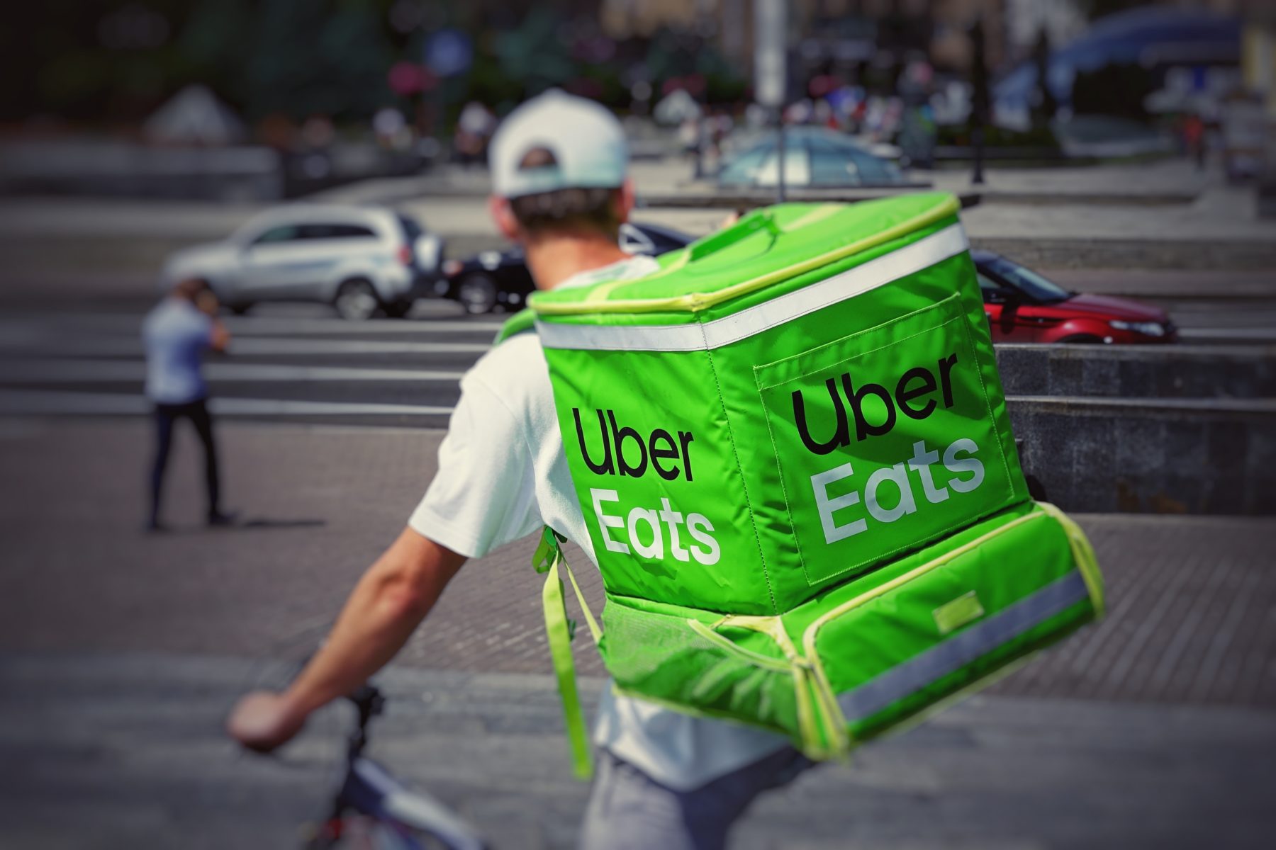 Food Delivery Drive is Disrupting Food Service Businesses